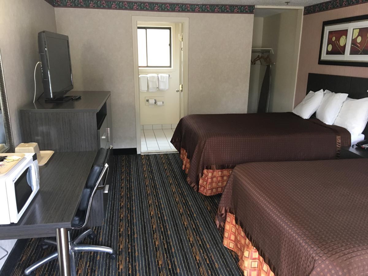 Whitney Inn & Suites 햄덴 외부 사진